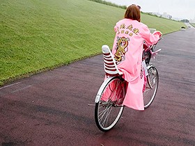 ダ埼玉のヤンキーちゃん、荒川土手参上 ☆中堕氏愛羅武勇☆彡 サンプル動画サムネイル